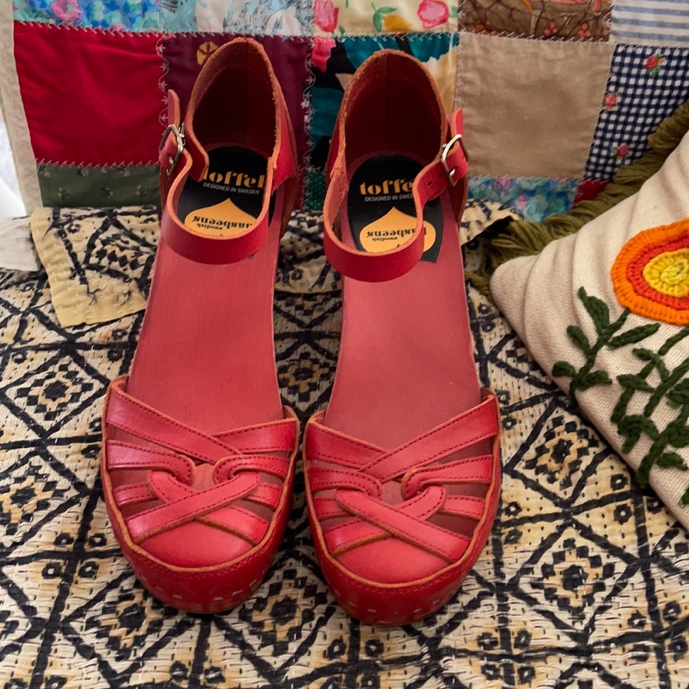 Red Swedish Hasbeens